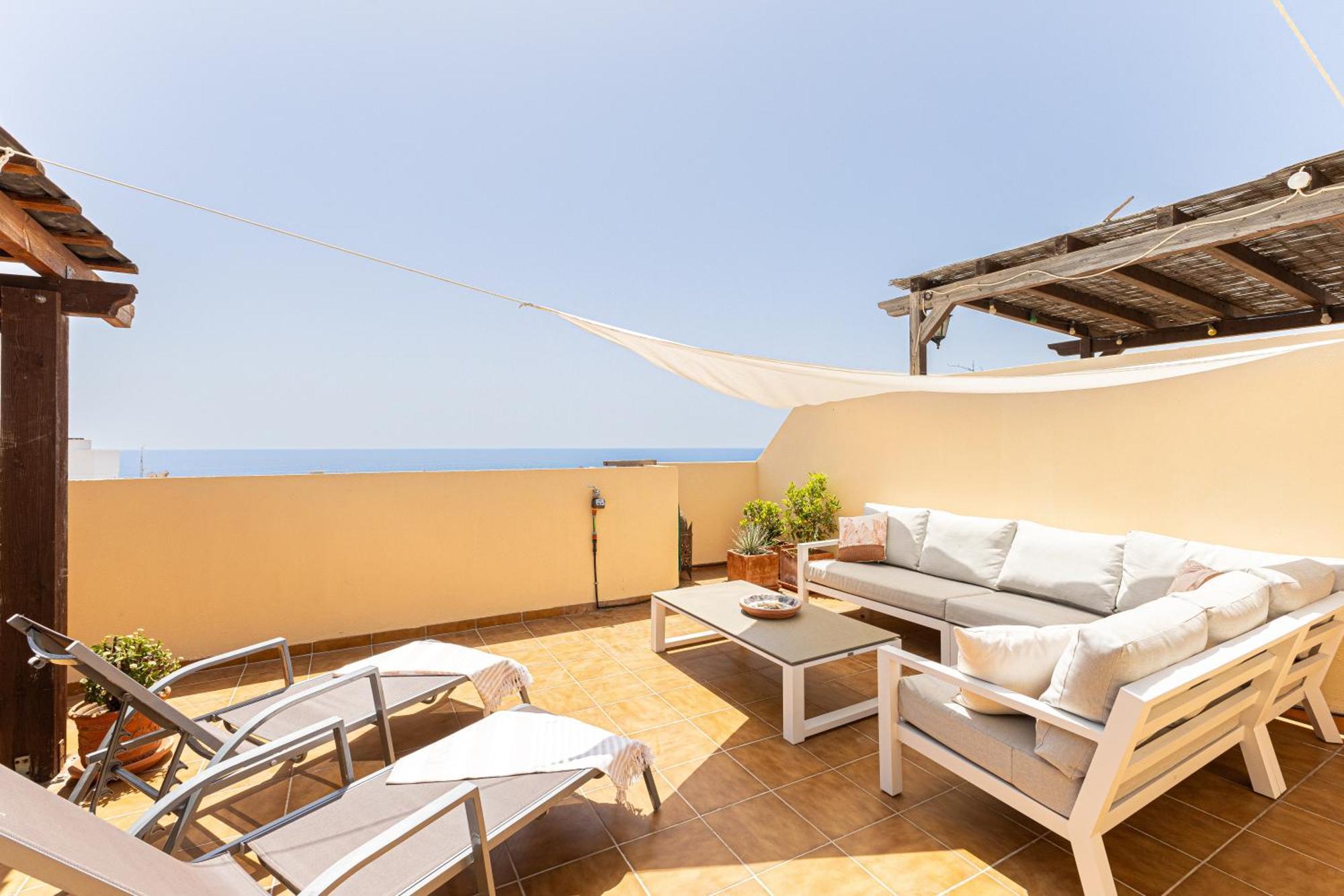3 Bedroom With Private Rooftop Terrace Appartement Nerja